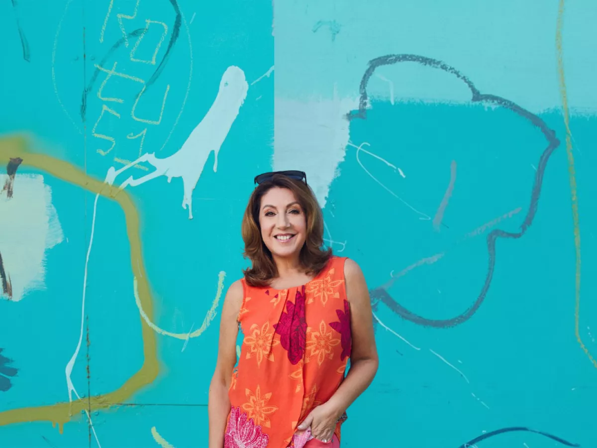 Holidaying Jane Bio x345 L