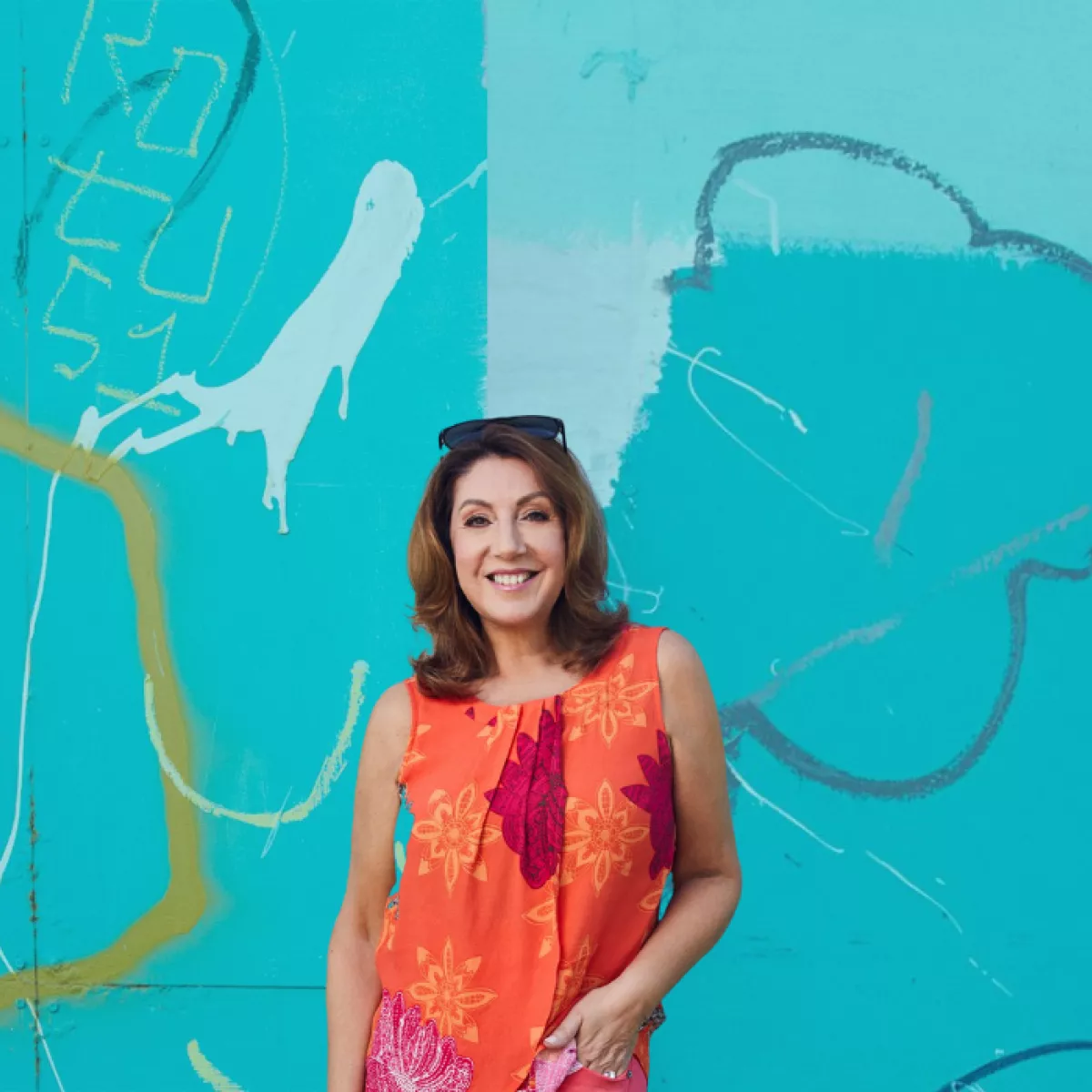 Holidaying Jane Bio x345 L