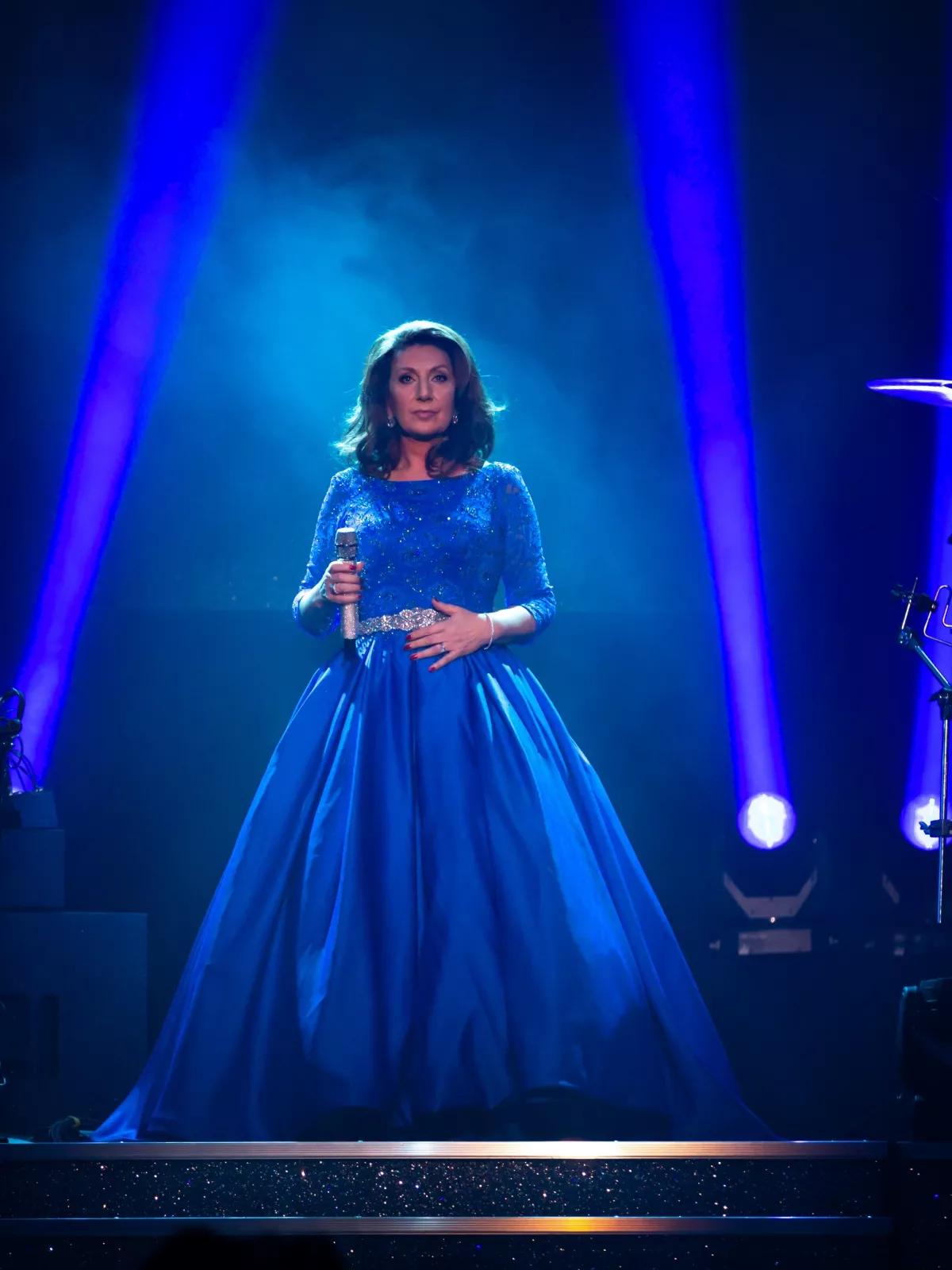 Jane blue dress show