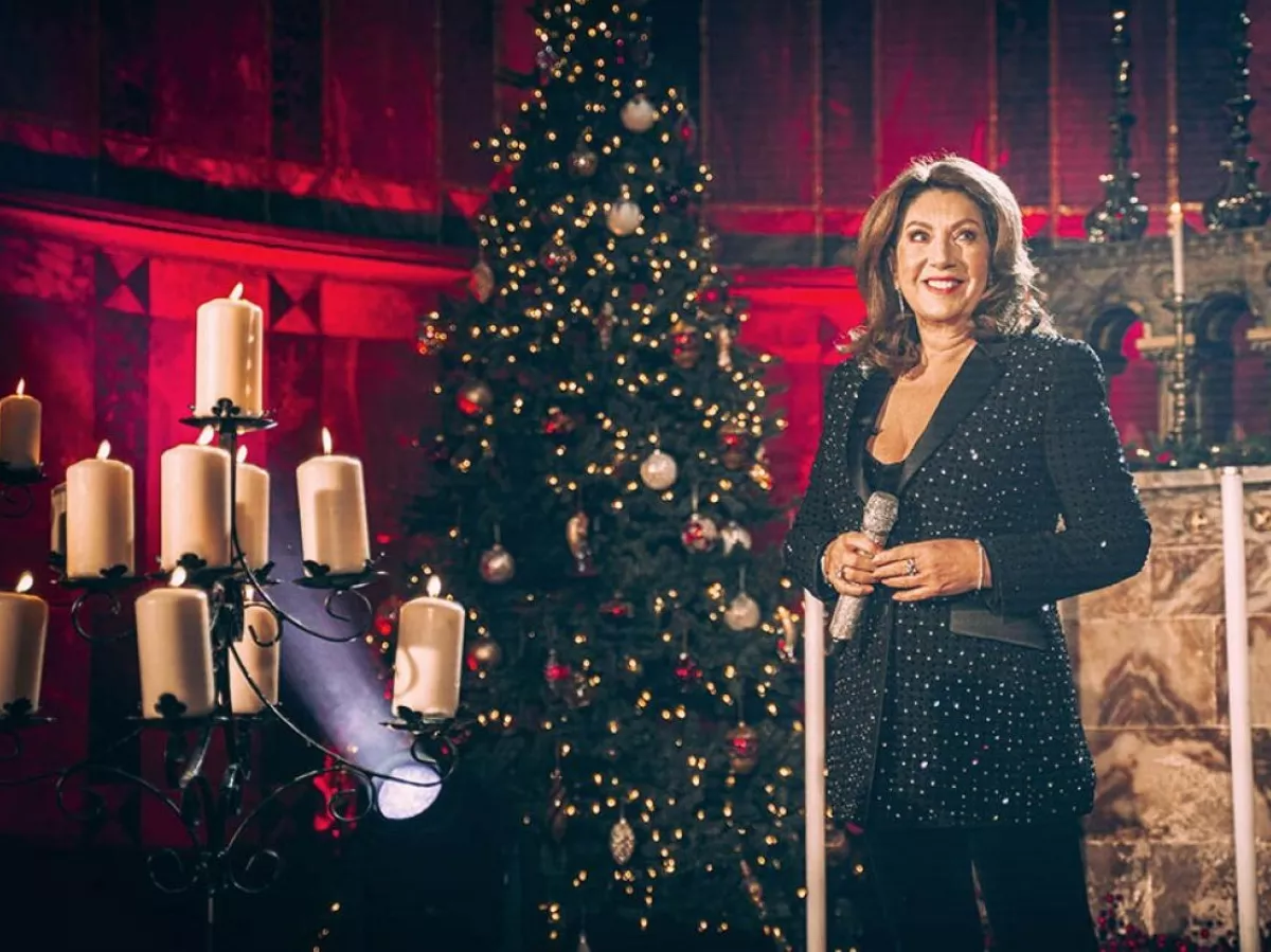 Christmas carols on itv 02 0 0